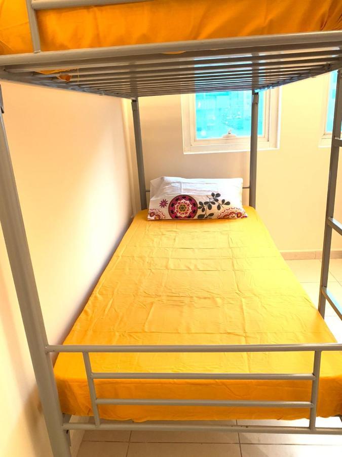 Albergue Female Only-Anaruby Backpackers- Metro Station Mashreq Dubái Exterior foto