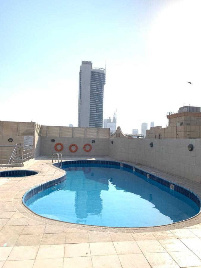 Albergue Female Only-Anaruby Backpackers- Metro Station Mashreq Dubái Exterior foto