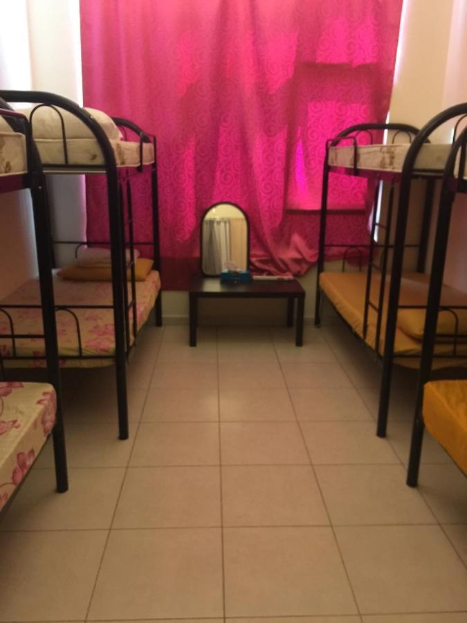 Albergue Female Only-Anaruby Backpackers- Metro Station Mashreq Dubái Exterior foto